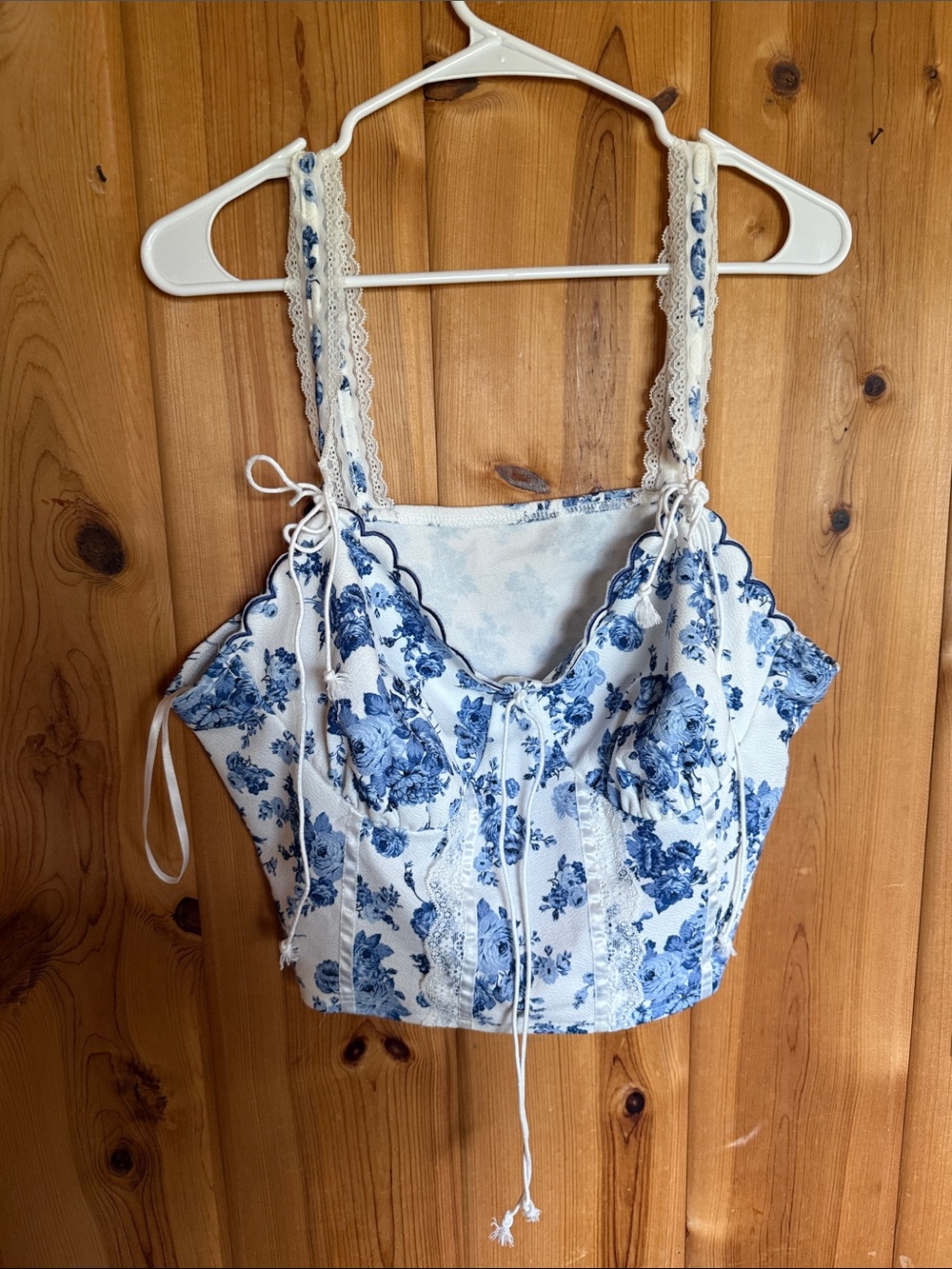 SHEIN Blue and White Floral Lace-Up Cropped Cami